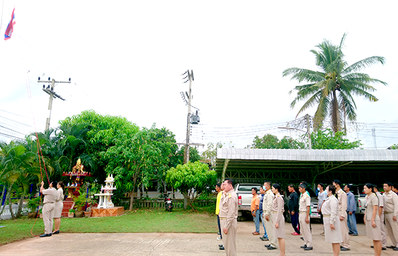 กิจกรรมเข้าแถวเคารพธงชาติ สวดมนต์ไหว้พระ ทุกวันจันทร์