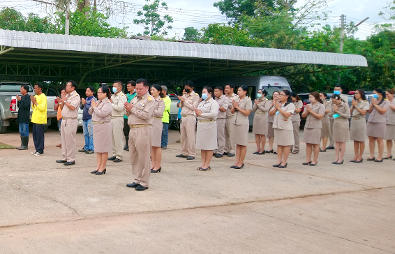 กิจกรรมเข้าแถวเคารพธงชาติ สวดมนต์ไหว้พระ ทุกวันจันทร์